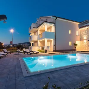 4* Couette-café Maris